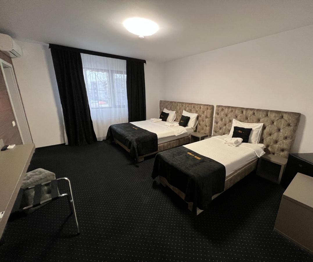 Renato House Hotel Targu Jiu Luaran gambar